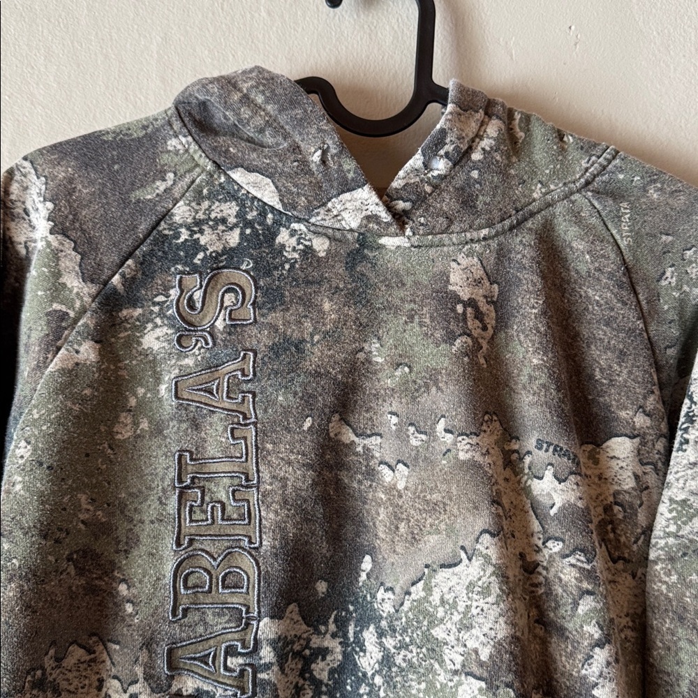 Cabela’s Camo Embroidered Logo Hoodie - Picture 2 of 12